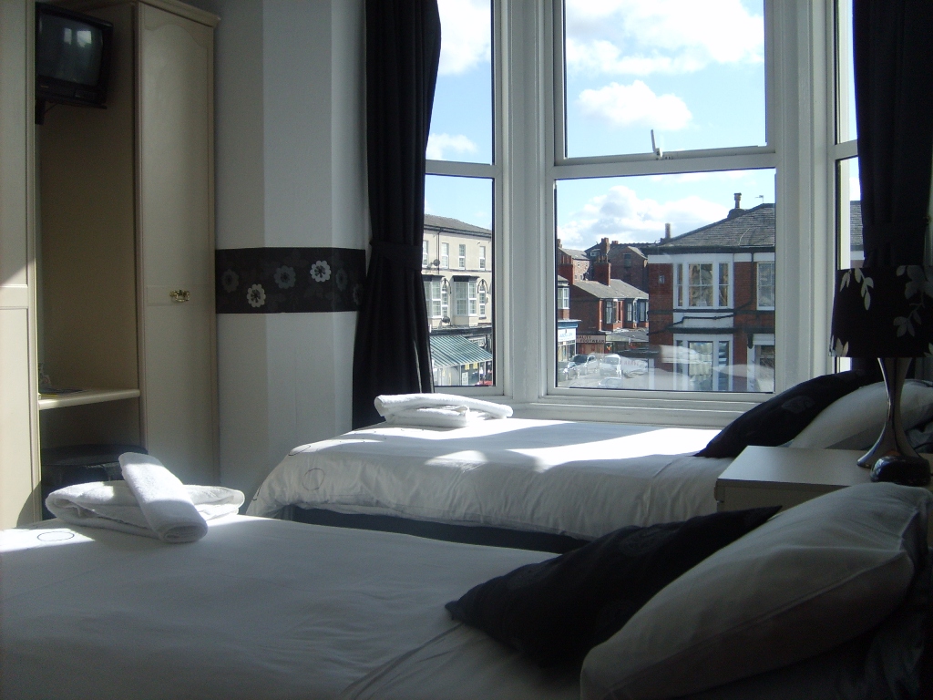 Sunnyside Guest house in Southport, Bed and breakfast